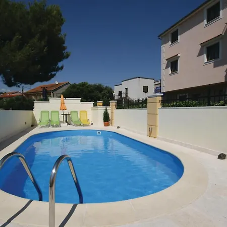 Holiday home Gorgeous In Brodarica With Kitchen *