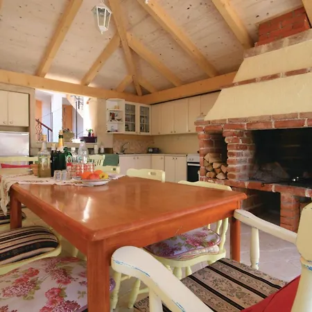 Gorgeous In Brodarica With Kitchen * Brodarica (Sibenik-Knin)