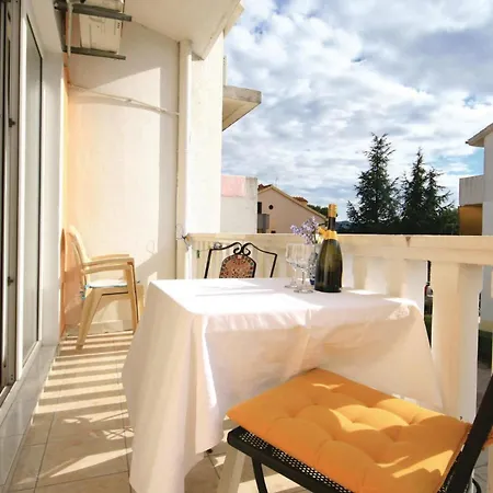 Gorgeous In Brodarica With Kitchen *