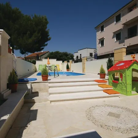 Gorgeous In Brodarica With Kitchen * Brodarica (Sibenik-Knin)