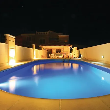 Gorgeous In Brodarica With Kitchen *